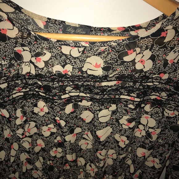 LILY ROSE Peplum Chiffon 3/4 sleeve top - Picture 4 of 8